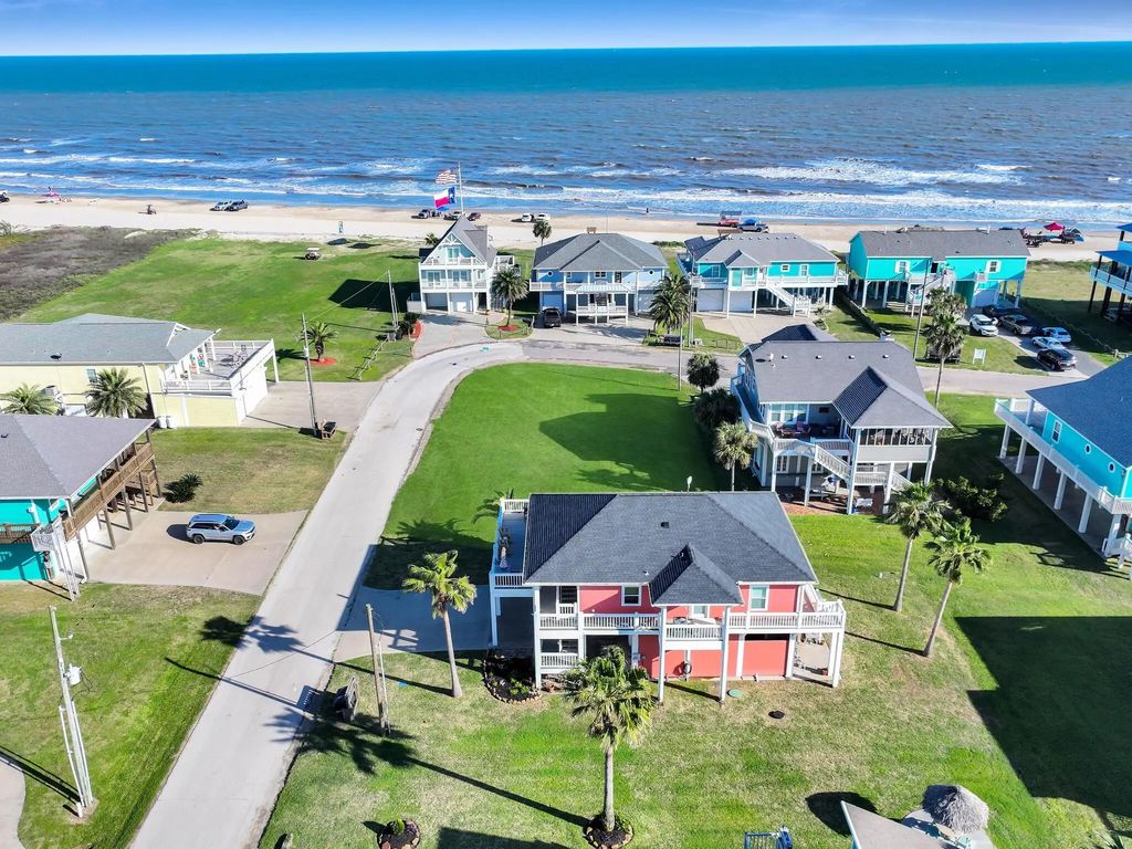 2727 Gillespie, Crystal Beach