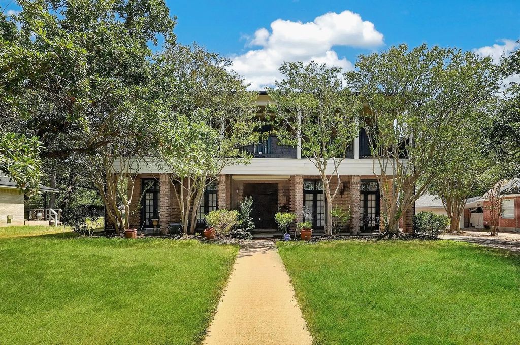 2349 W Briargate Drive, Bryan