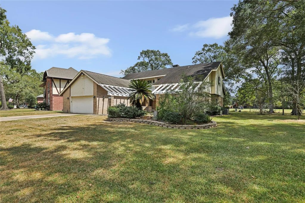 16142 Sea Palms Drive, Crosby