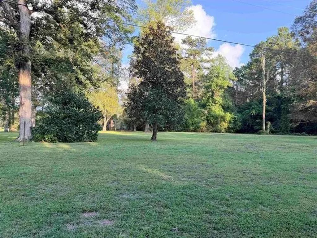 Roberts Road, Kountze