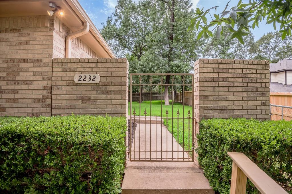 2232 Azalea Circle, Huntsville
