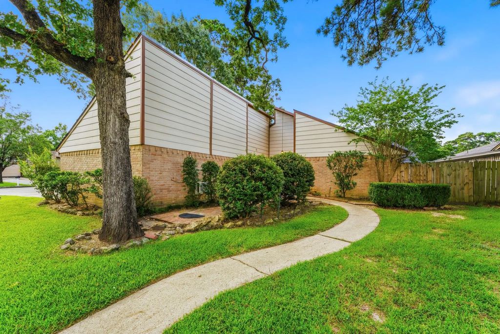 2718 Knollbrook Lane, Spring