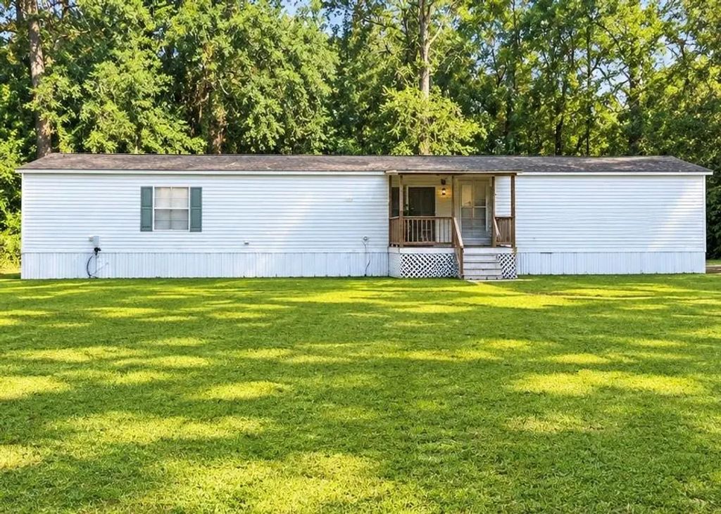 6450 Holland Road, Kountze