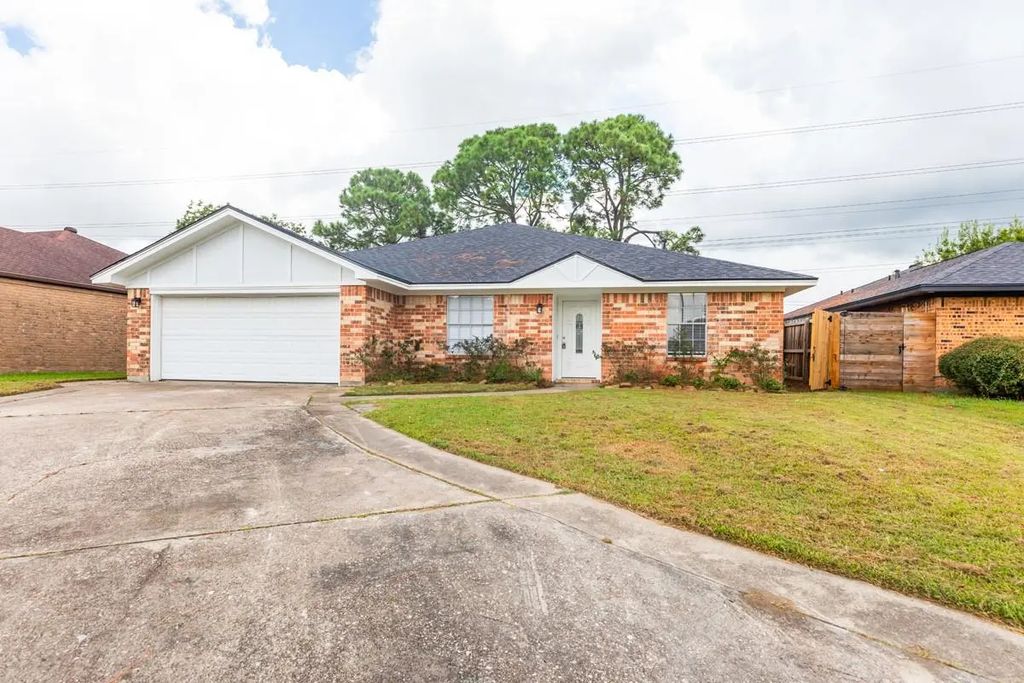 8502 Lynwood Lane, Port Arthur