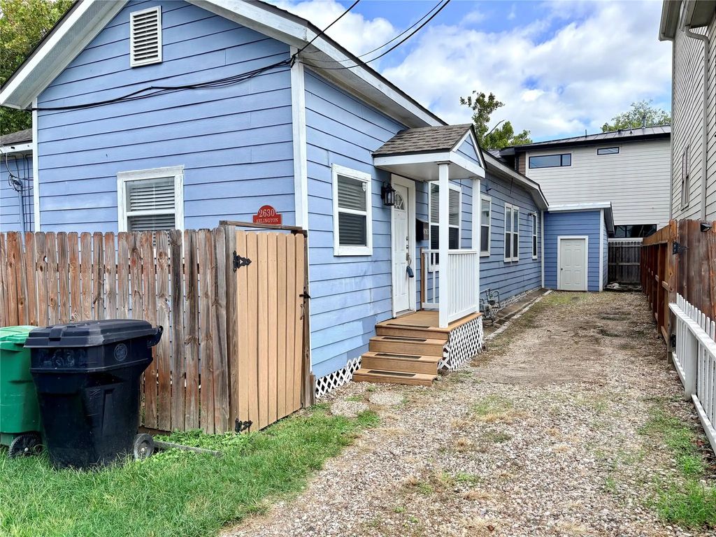 2630 Arlington Street, Houston