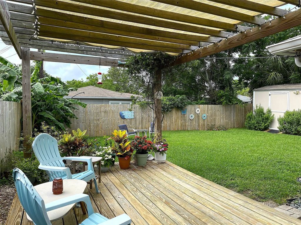 126 Dolphin, Galveston