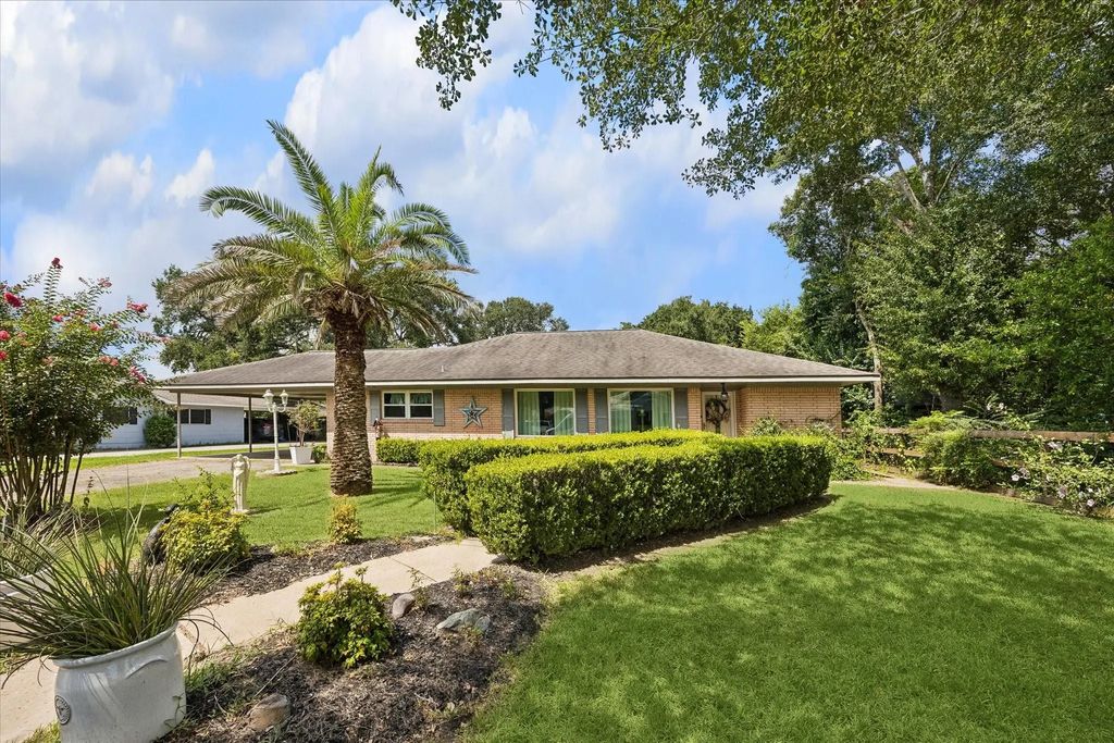 1011 Atchison Street, Sealy