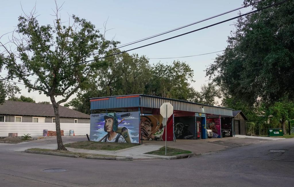 4400 Canal Street, Houston