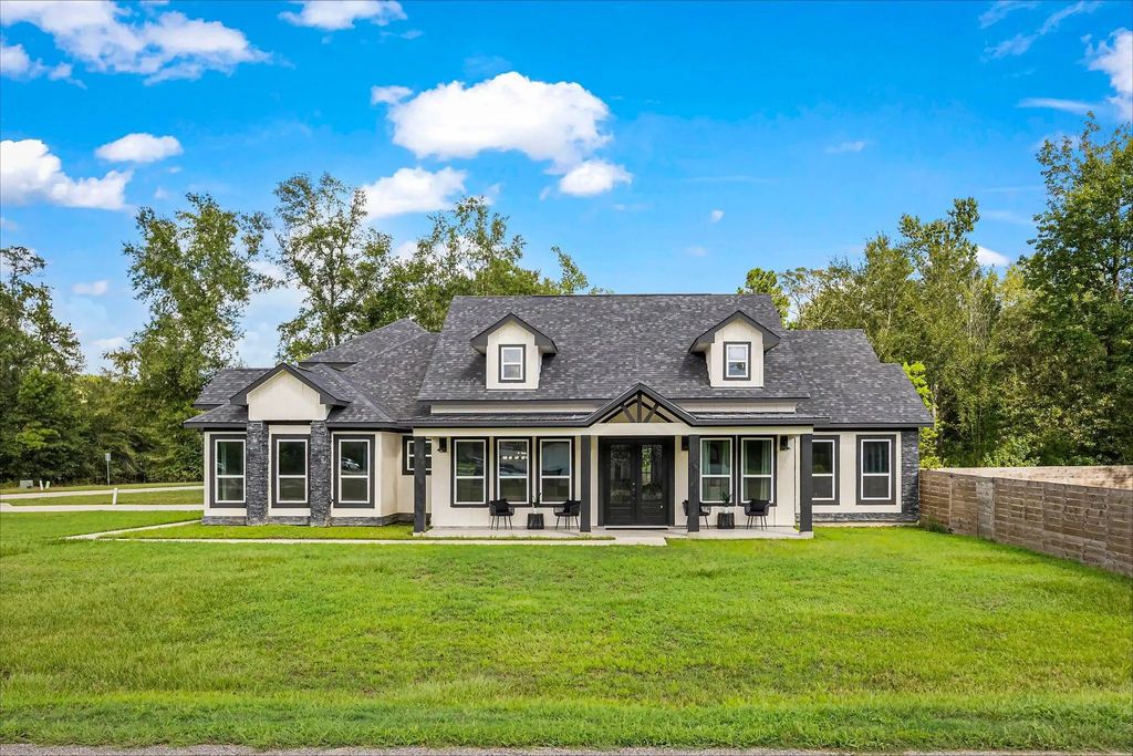 690 Road 6609, Dayton
