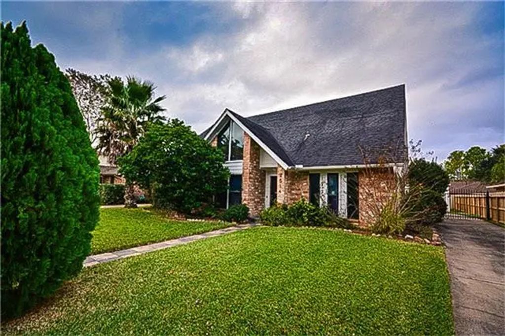 2814 Field Line Drive, Sugar Land
