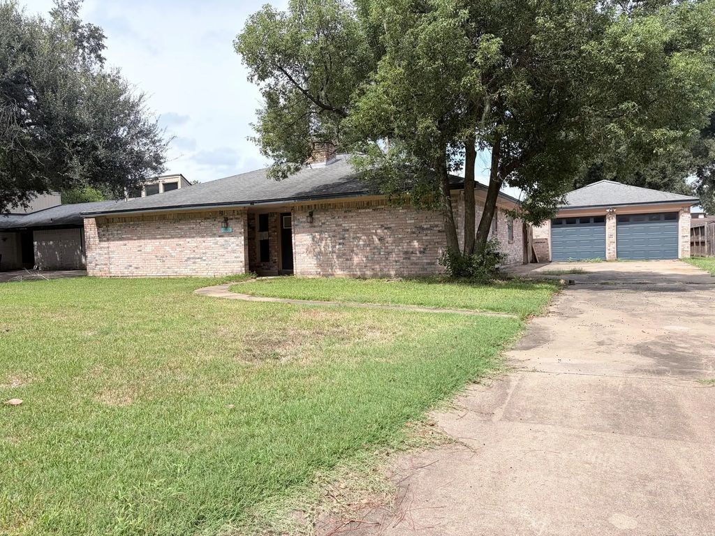 350 S Amherst Drive, West Columbia