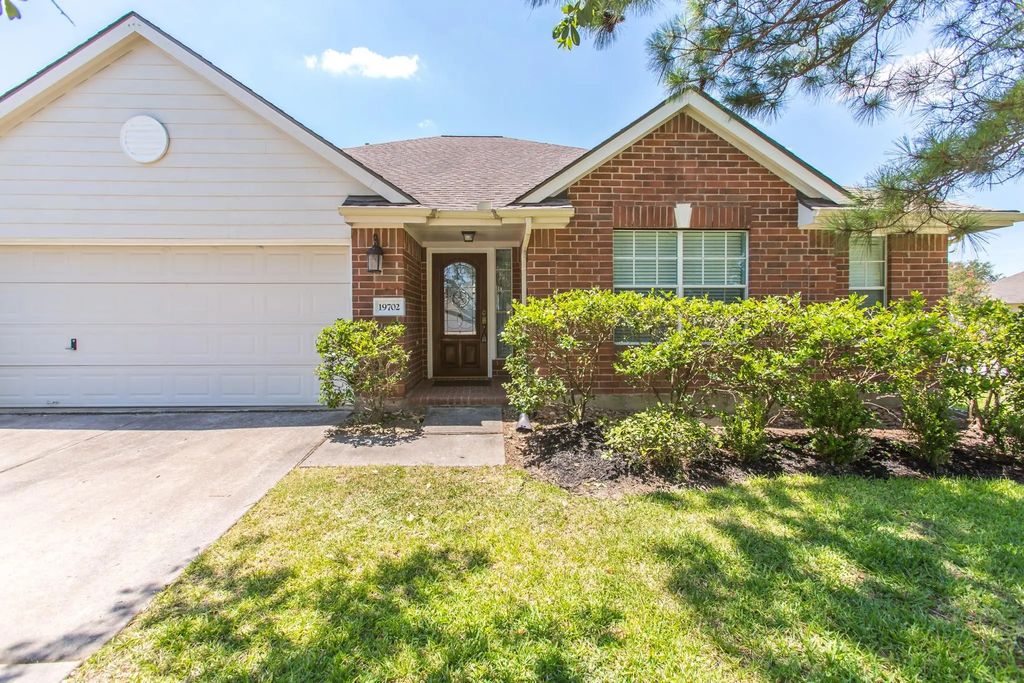 19702 Fawns Crossing Drive, Tomball