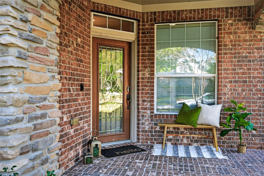 155 Rocky Point Drive, Spring