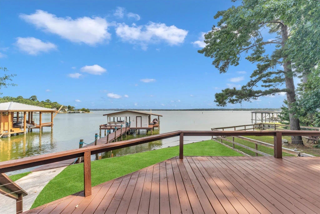 22208 Hass Place, Huntsville