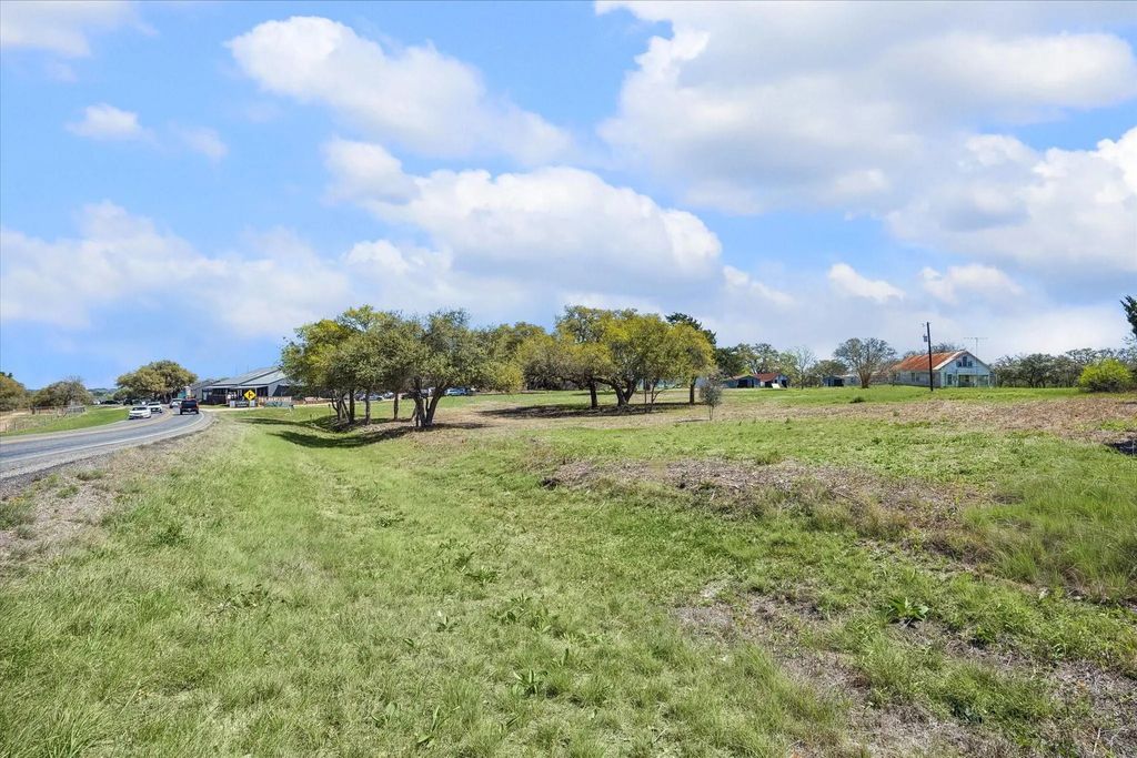 2121 S State Highway 237, Round Top