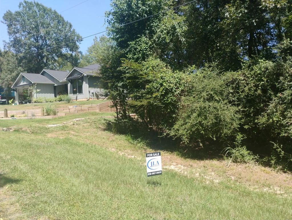 Magnolia Lane, Onalaska