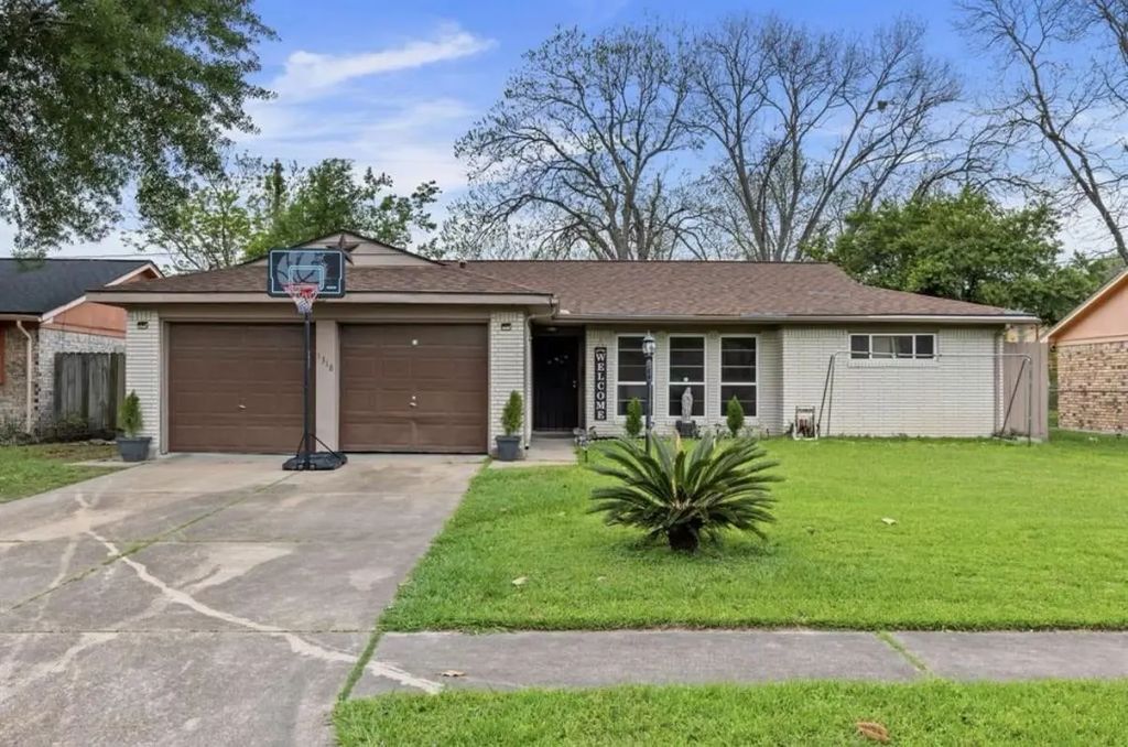 1318 Twinbrooke Drive, Houston