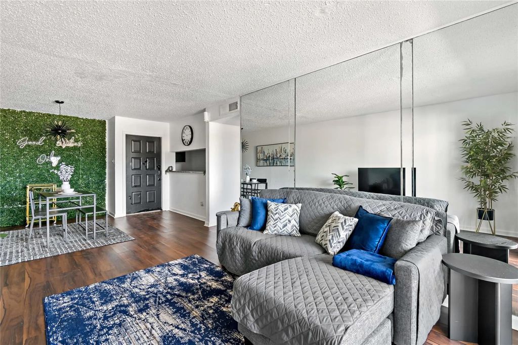 2830 S Bartell Drive 211, Houston