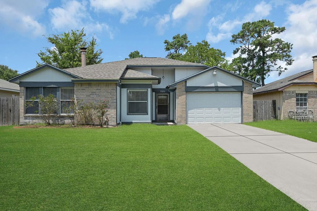 7823 Eastern Bluebird Drive, Humble