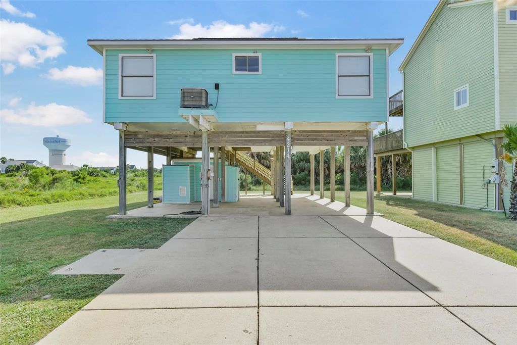 4214 Nueces Drive, Galveston