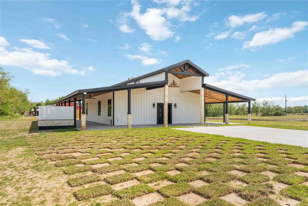 4864 County Road 182 Off, Alvin