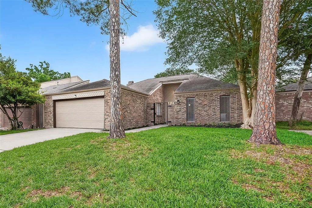 1023 Forest Home Drive, Houston