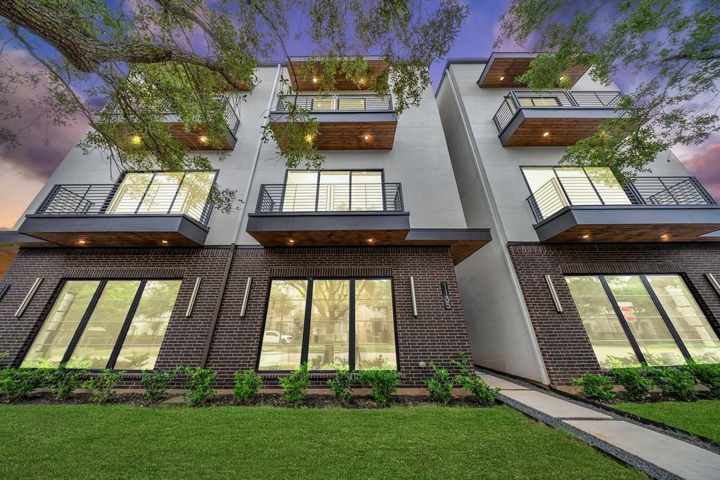 1135 Lake Pointe Parkway, Sugar Land
