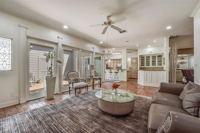 2011 Canongate Drive, Houston