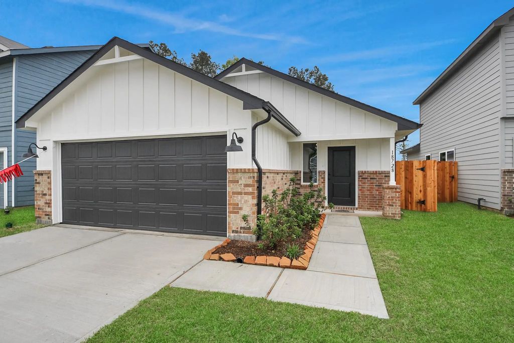 18728 Loom Drive, Conroe