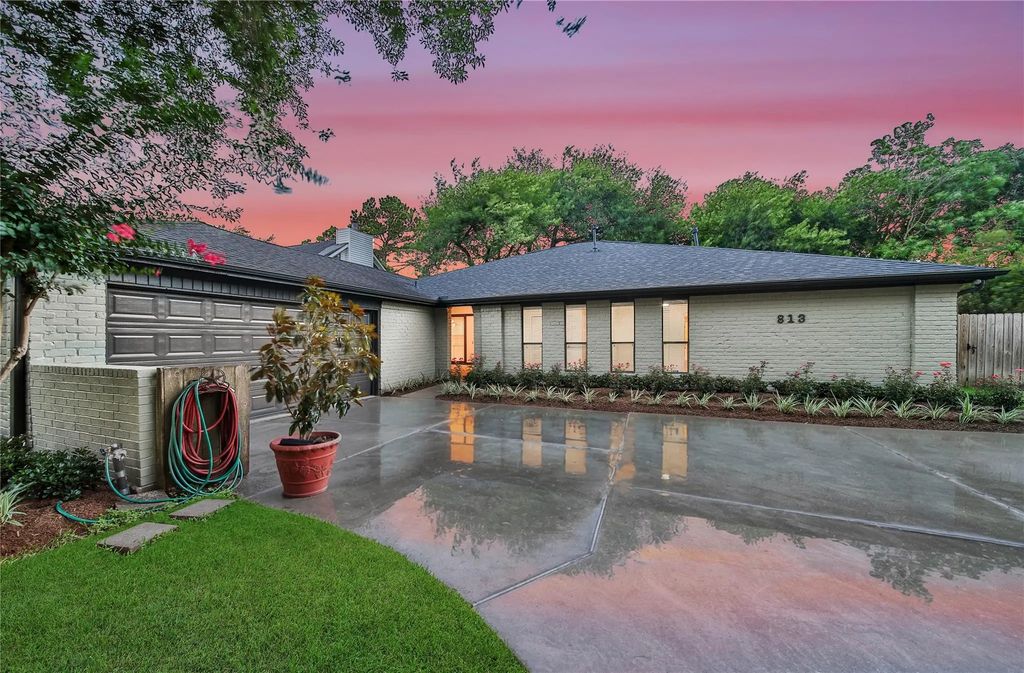 813 E Green Belt Drive, Sugar Land