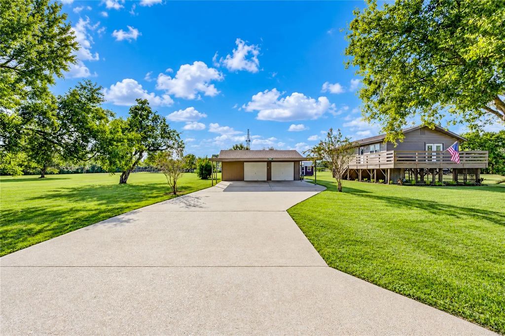 11605 Strom, Dickinson