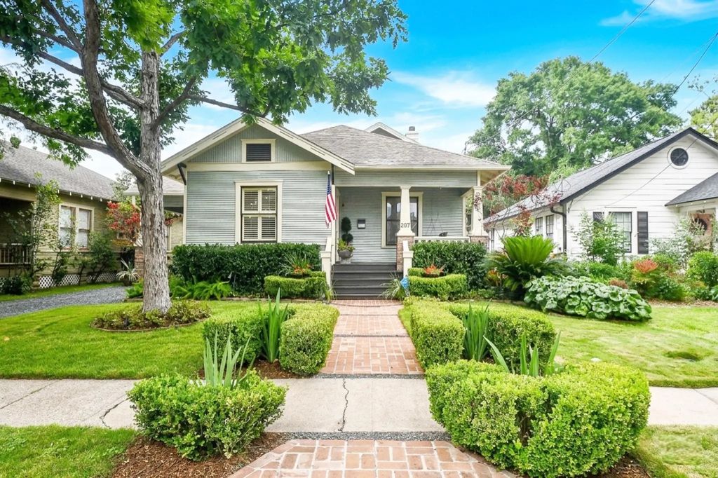 209 E Woodland Street, Houston