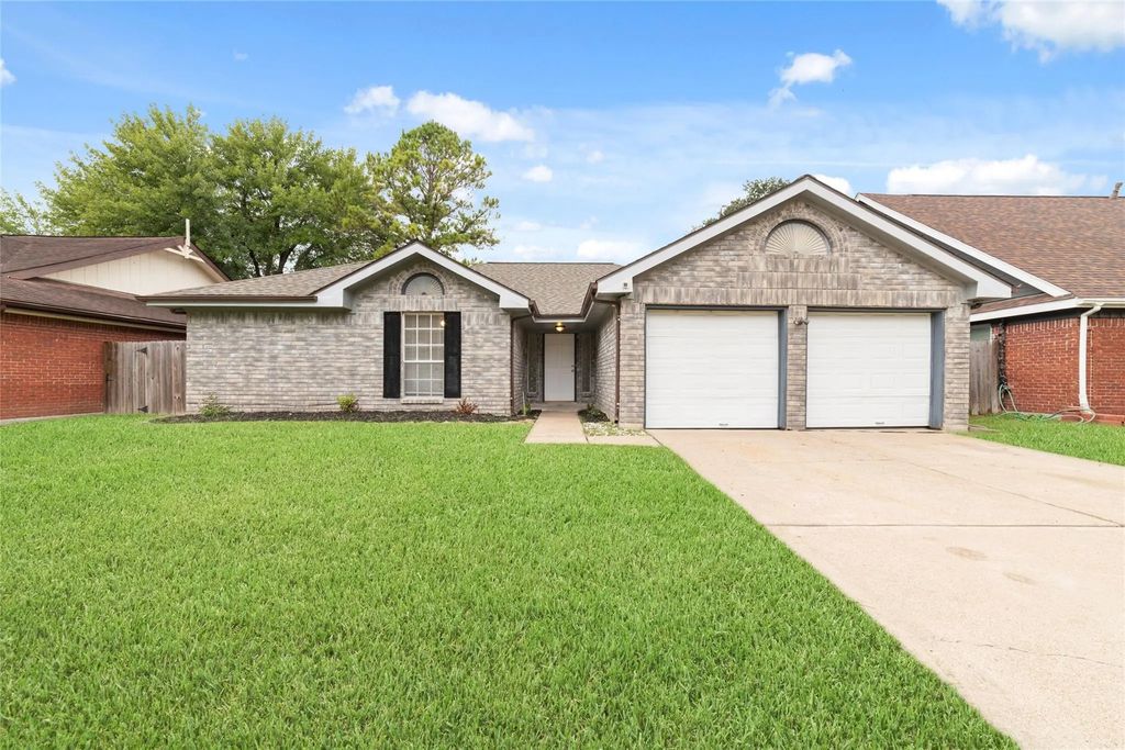 2311 Pebbledown Circle, Sugar Land