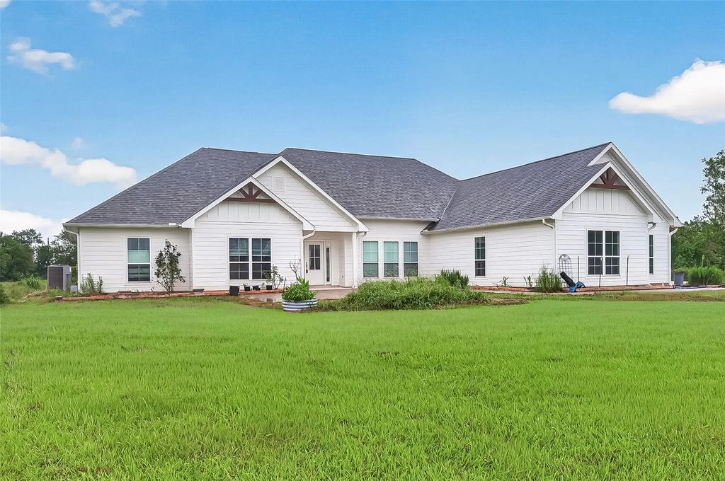 22519 Chenango Lake Drive, Angleton