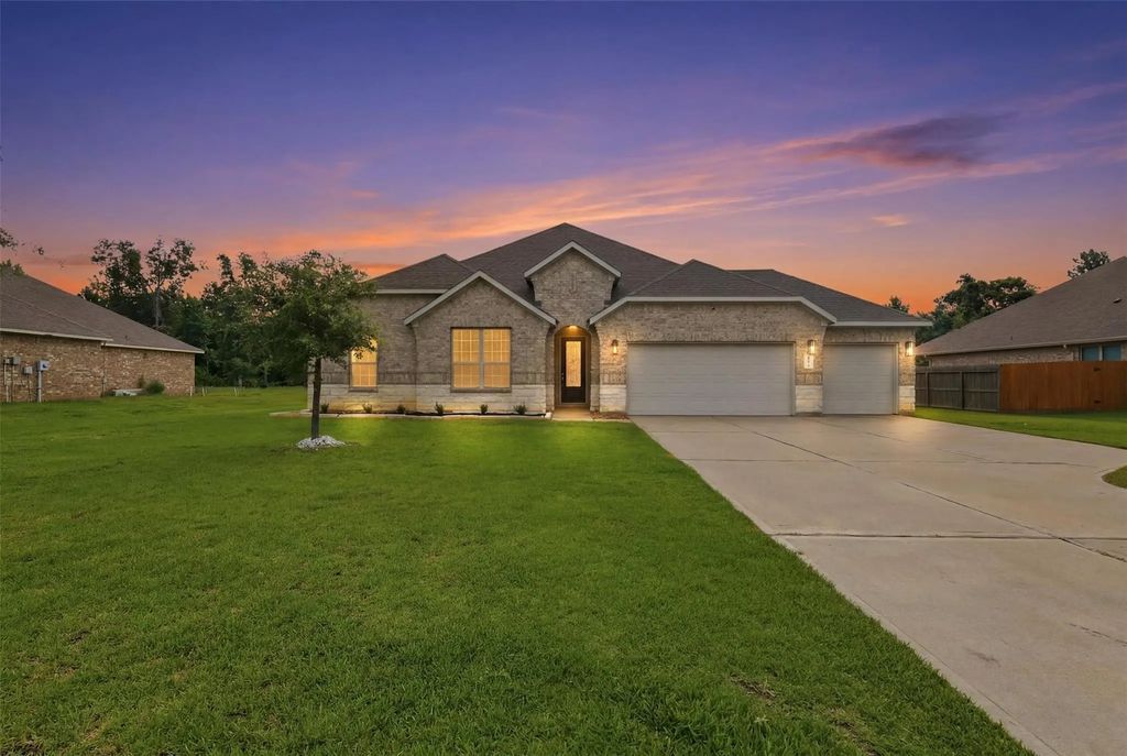 6422 Rolling Hills Road, Conroe