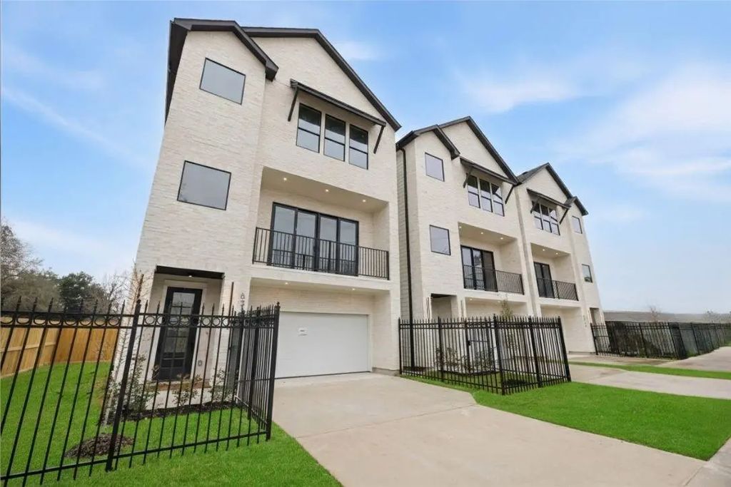 6332 Sidney Street, Houston