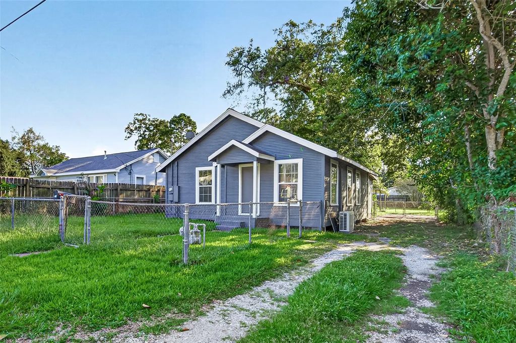 503 N Orange Street, Sweeny