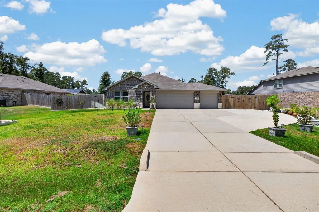 815 Republic Road, New Caney