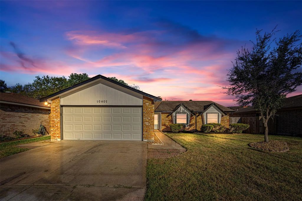 10407 Townhall Lane, Sugar Land