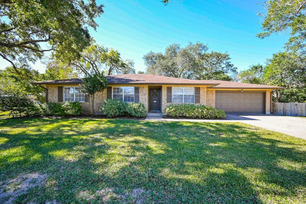 222 Behrens Street, East Bernard