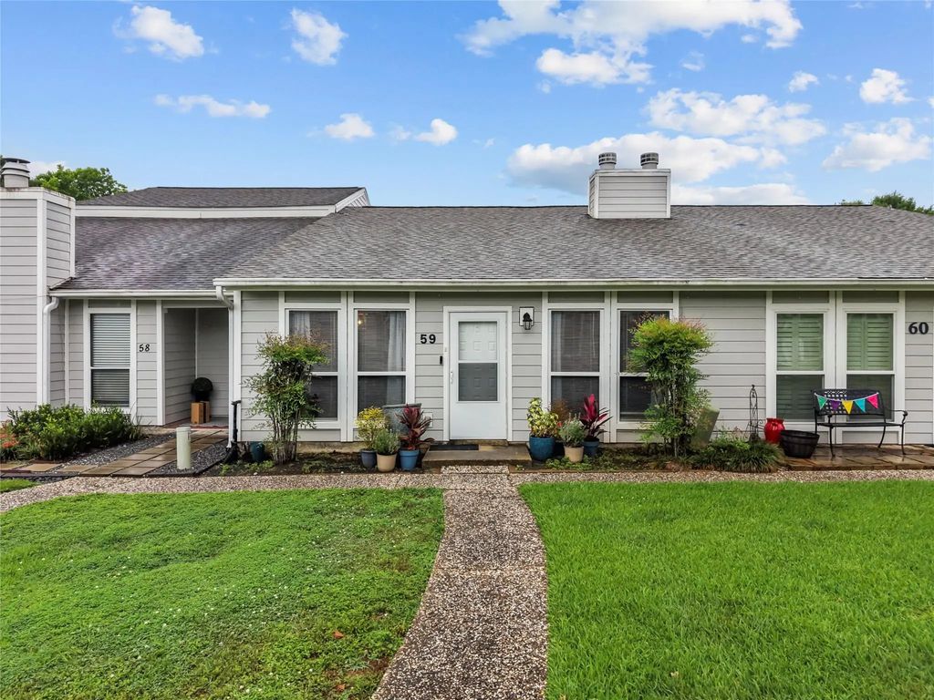 59 Hideaway Drive, Friendswood