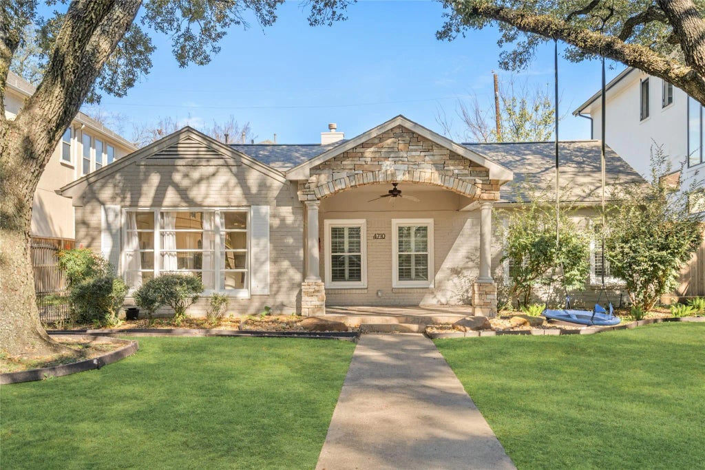 4710 Laurel Street, Bellaire