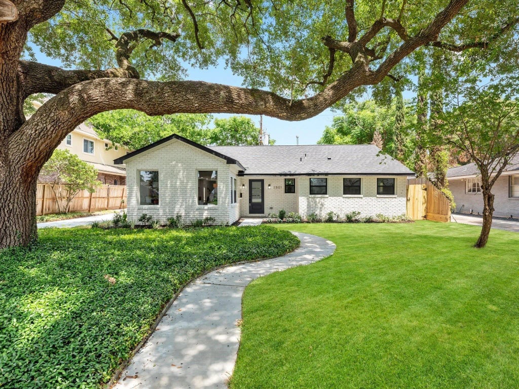 2501 Briarhurst Drive, Houston
