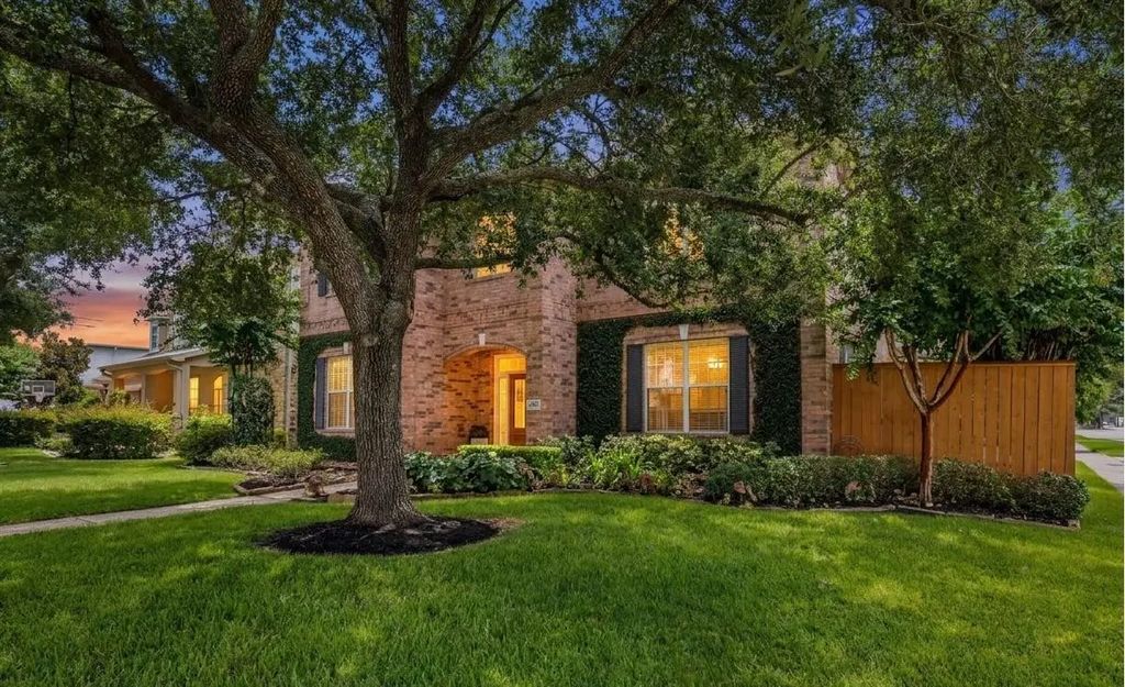 5007 Beech Street, Bellaire