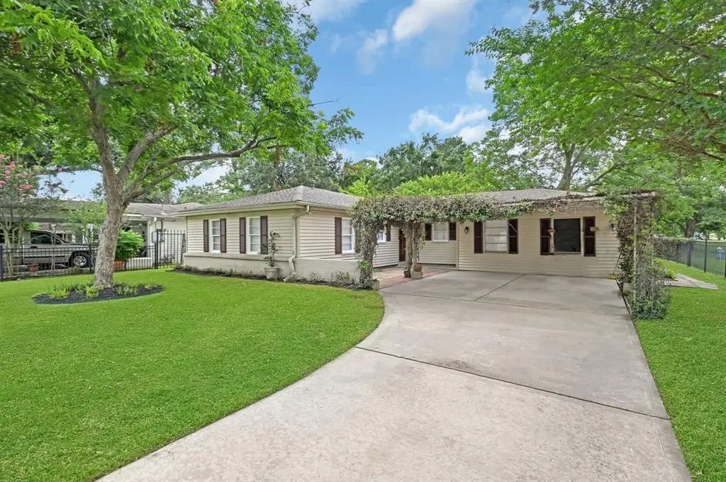 1441 Murray Bay Street, Houston