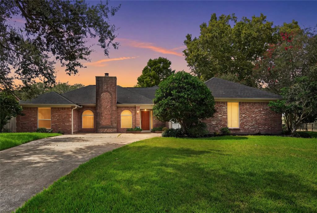 3302 Carmel Valley Drive, Missouri City