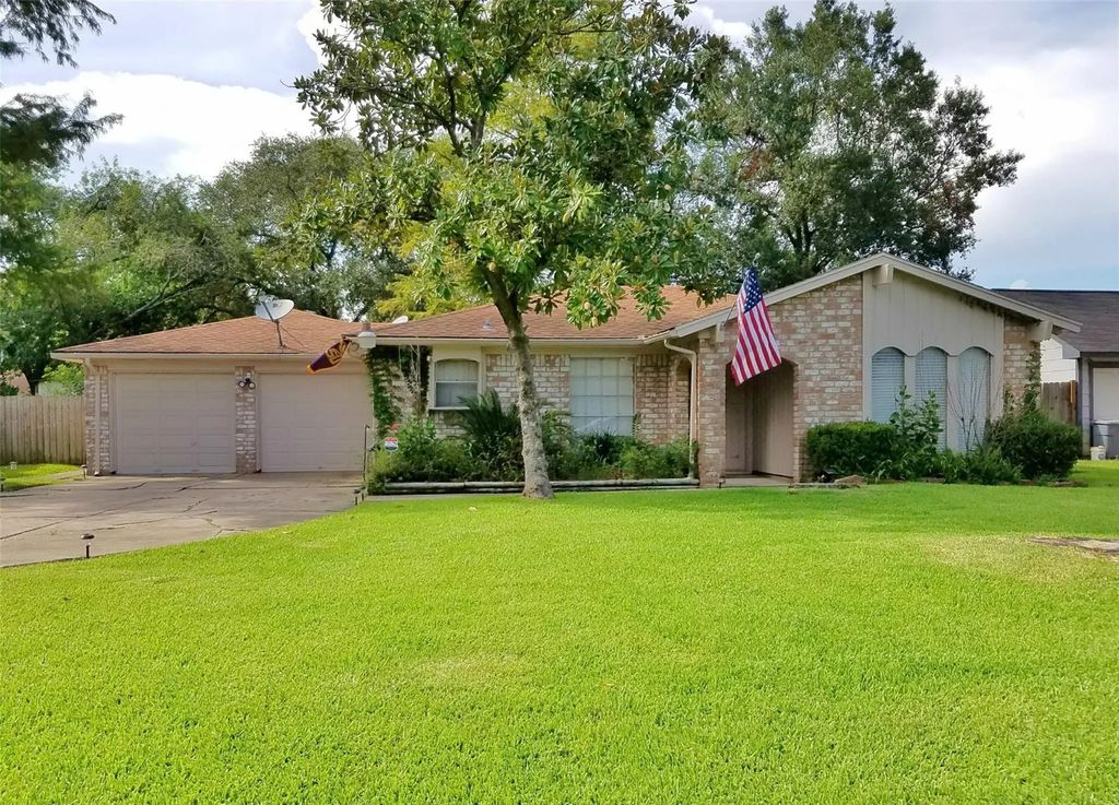 3800 Kingsway Drive, Baytown