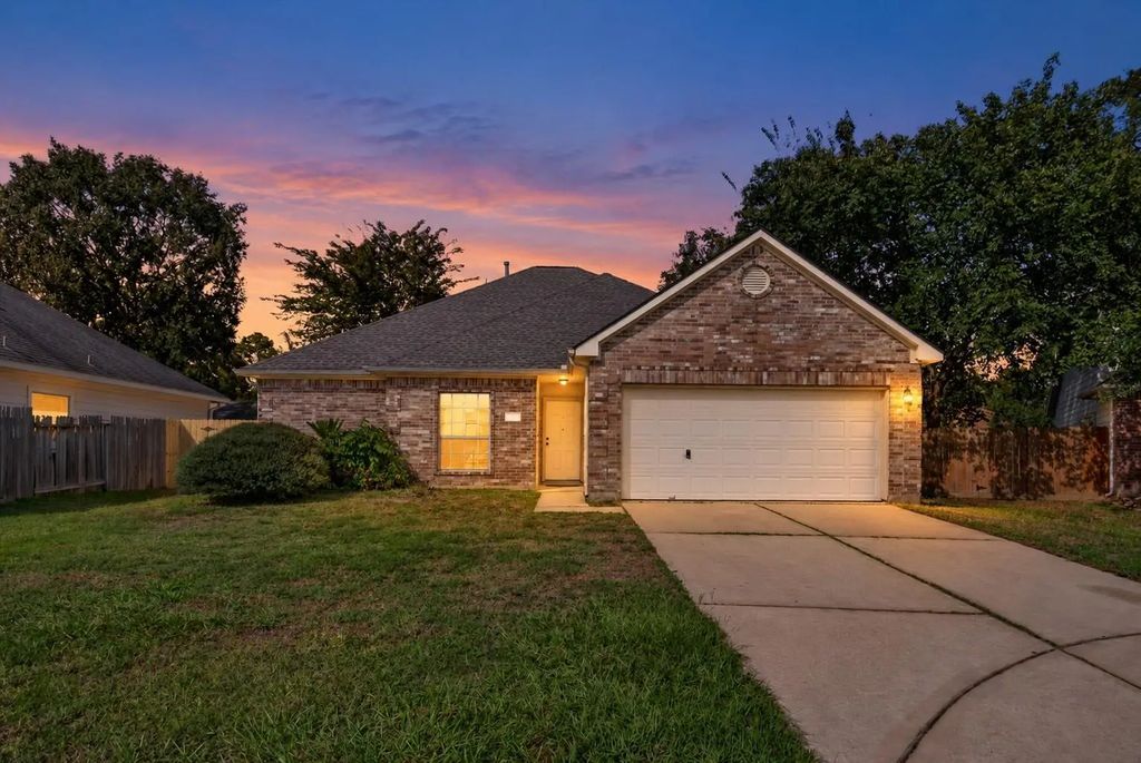 3406 N Daniel Oak Circle, Spring