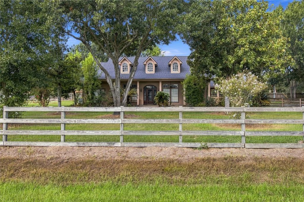 14907 Armadillo, Cypress