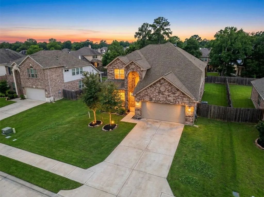662 W Linnwood Drive, Woodbranch